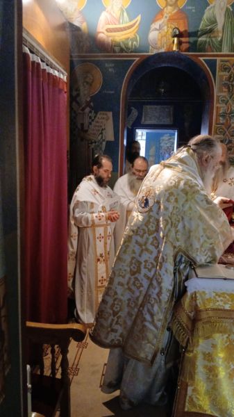 Χειροτονία πρεσβυτέρου από τον Μητροπολίτη Δράμας